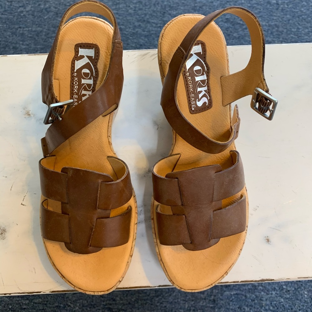 Brown wedges size 6. Great condition